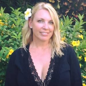 Meet your Posher, Dena